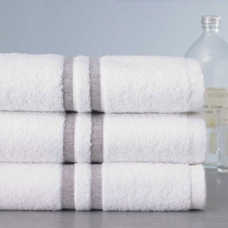 مناشف الحمام القطنية من براون لاند